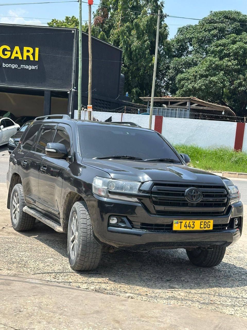 A picture of 0718814007 TOYOTA LANDCRUISER 200 SPEC AXG Year 2016 Color BLACK