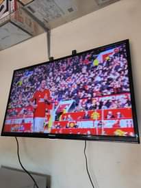 A picture of Hisense 40 inches original tv