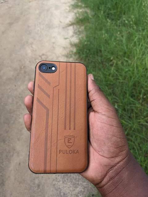 A picture of Iphone 7 plain