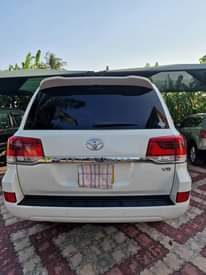 A picture of LAND CRUISER VX OG