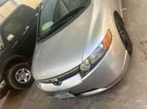 A picture of Super neat deal 06 Honda Civic Read description for full