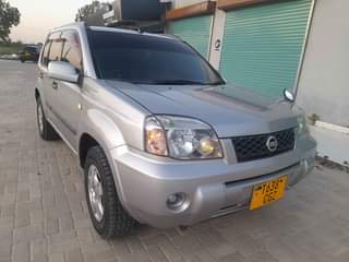 A picture of NISSAN XTRAIL TSH 7 500 000 CALL 0712973480