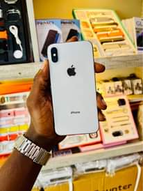 A picture of Iphone X GB 64