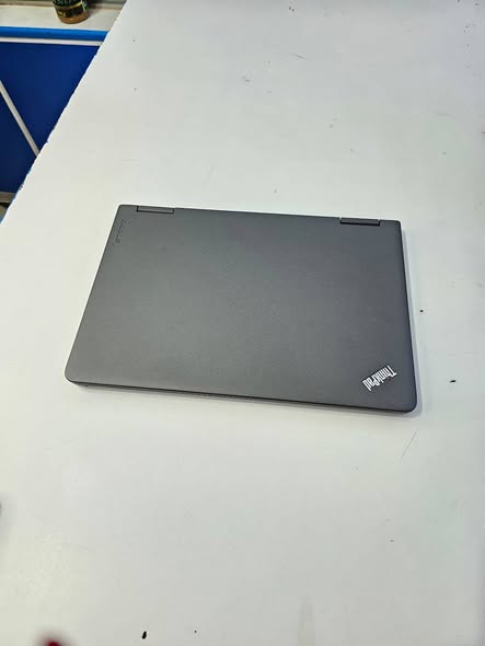 A picture of Lenovo yoga 12