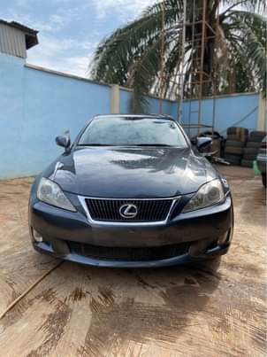A picture of Toks Lexus is250 2009