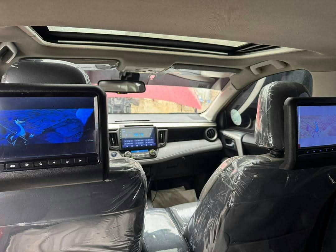 A picture of 2016 Toyota rav4