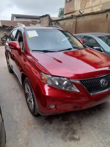 A picture of RX 350 2011 Selling fast Very clean Very Sharp Toks