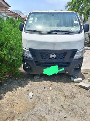 A picture of Hottest Deal 2010 Cargo Bus First body Engine and Gear