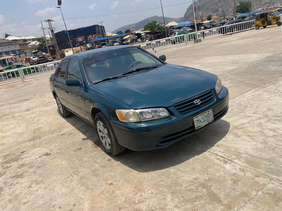 A picture of Toyota Camry pencil light