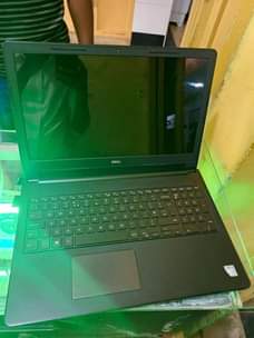 A picture of Dell laptop Intel celeron ram4gb disk 500gb