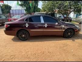 A picture of Lexus Es 300