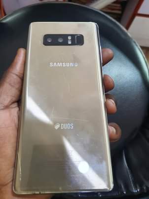 A picture of SAMSUNG NOTE8 No crack