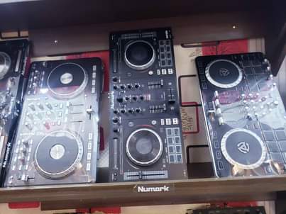 A picture of Genuine dj equipment