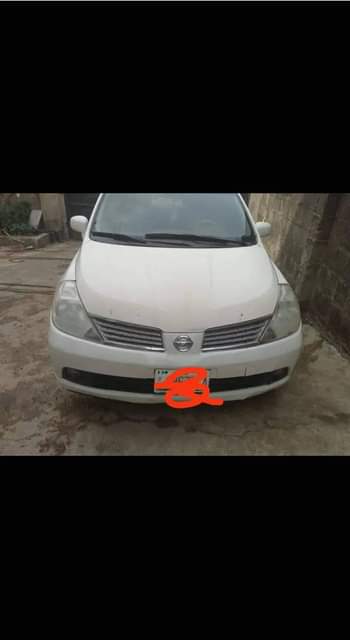 A picture of 2008 Nissan 2008