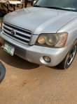 A picture of 2004 highlander buy and