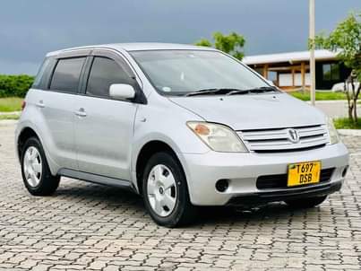 A picture of TOYOTA IST