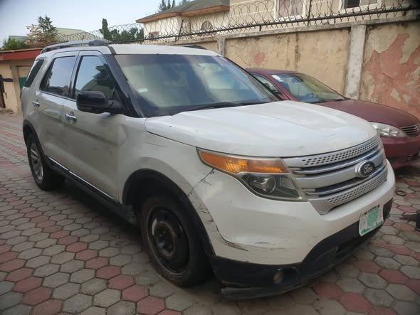 A picture of 2014 ford explorer