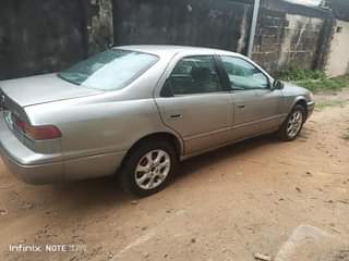A picture of Toyota Camry drop light