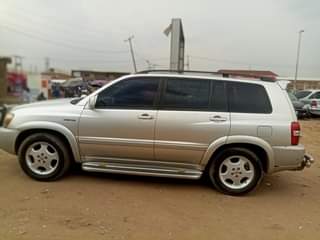 A picture of Less than one year old 06 Xtra clean Highlander in