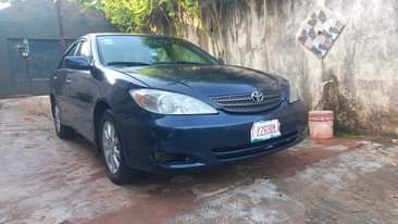 A picture of 2004 Toyota Camry 09012311722