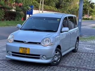 A picture of Price 13.7ml ON SALE 2007 TOYOTA SIENTA E.G.D Color SILVER