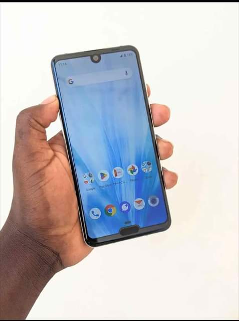 A picture of AQUOS R3 128gb bei 190 000 tu