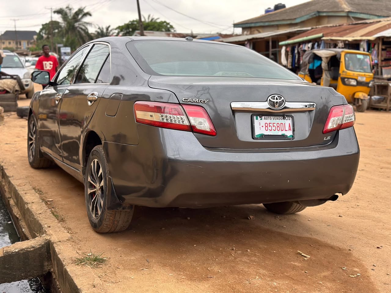 A picture of Toyota Camry venza engine 4plug 010
