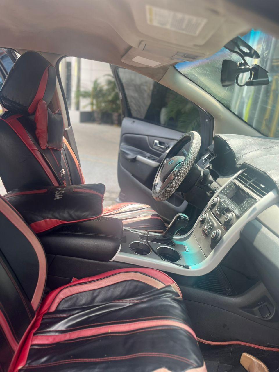 A picture of 2012 FORD EDGE