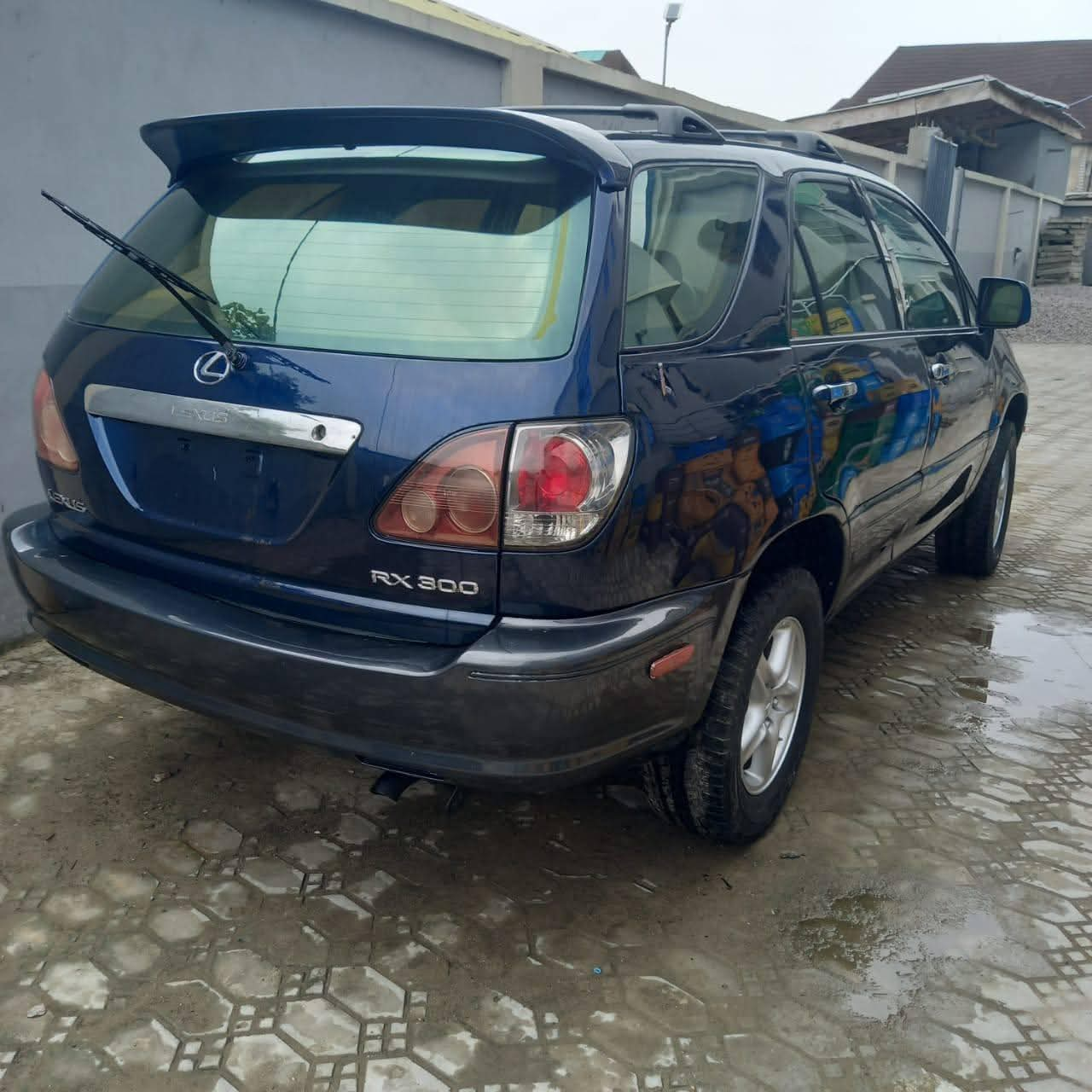 A picture of 2004 Lexus rx 300