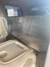 A picture of Toyota sienna 05
