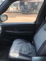 A picture of Nissan Pathfinder 2000