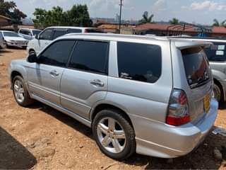 A picture of Subaru forester SG5 2006 model
