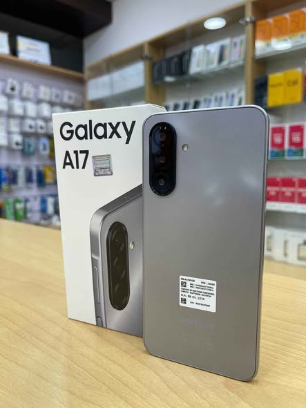 A picture of Samsung Galaxy A17 5G AT 480k Storage 256gb 8gb rm