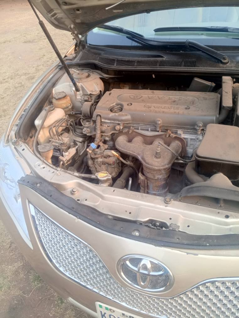 A picture of Clean and untouched engine and gear box AC chilling distress