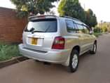 A picture of Toyota Kluger Model 2004 Engine 2.4cc Price 27M ........................................................... Available