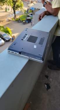 A picture of Dell latitude Intel core i5 4ram 500 hdd