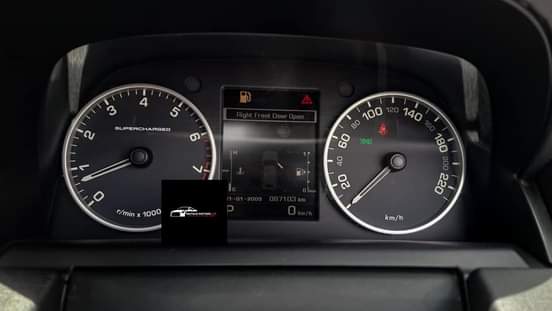 A picture of RANGE ROVER SPORT HSE MODEL 2012