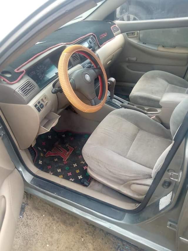 A picture of Very clean Toyota Corolla