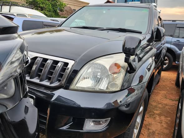 A picture of LANDCRUISER PRADO TX 2009 MODEL 2 7CC VVTI BLACK