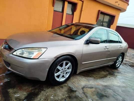 A picture of 2005 HONDA Honda accord