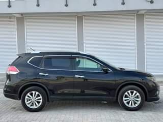 A picture of 2014 Nissan E trail Black