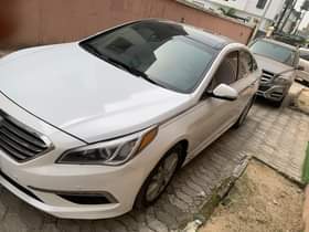 A picture of Super Excellent Hyundai Sonata 2015 TOKS STANDARD Leather seats interior