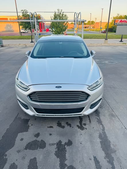 A picture of 2015 Ford fusion plug in hybrid