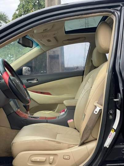 A picture of Lexus es3502008