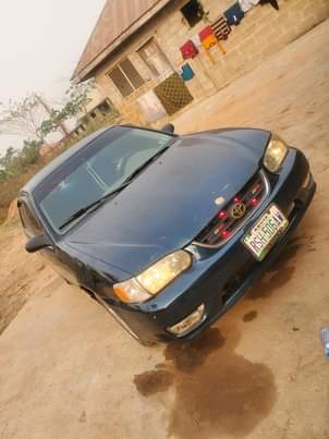 A picture of Toyota corolla 2002
