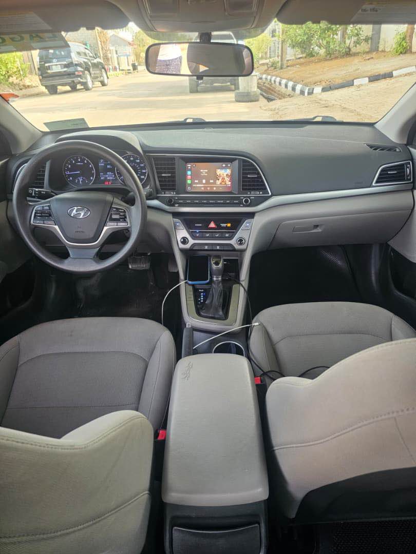 A picture of HYUNDAI ELANTRA 2017