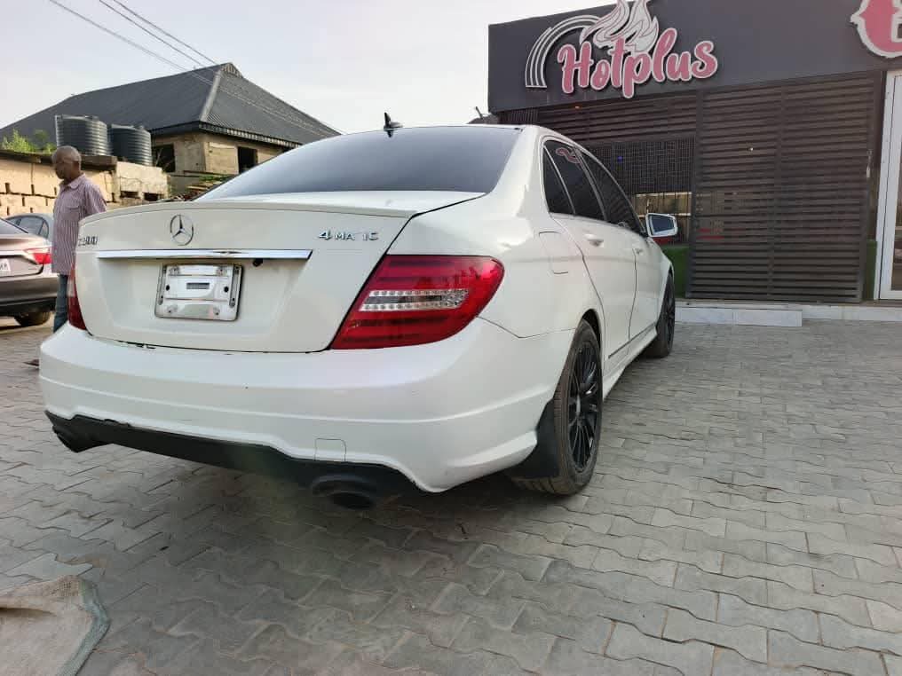 A picture of 2010 Mercedes Benz c class
