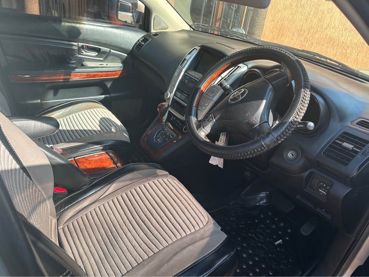 A picture of 2008 Toyota Harrier