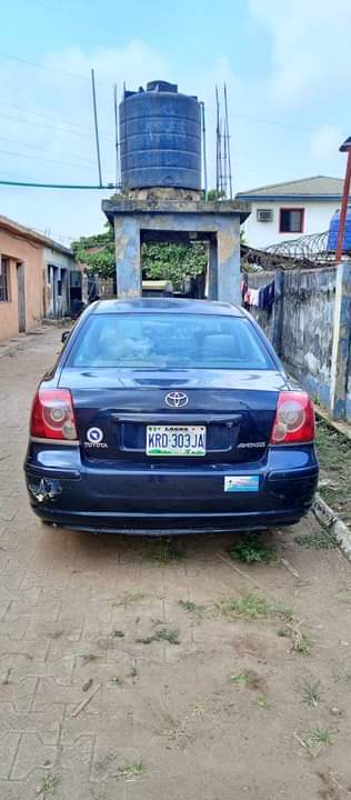 A picture of Toyota avenisi
