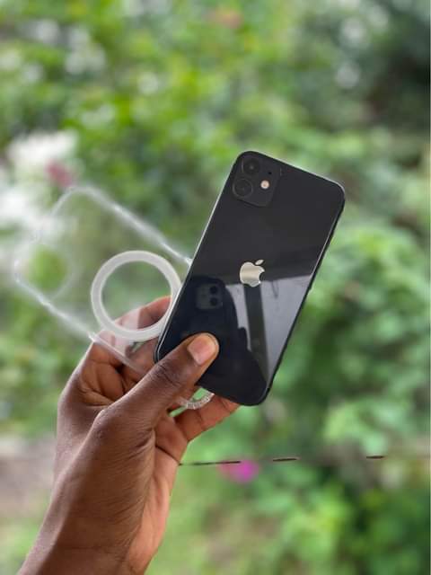 A picture of 11 PLAIN NA NOTE 9 IPHONE 11 PLAIN GB128 Bh100